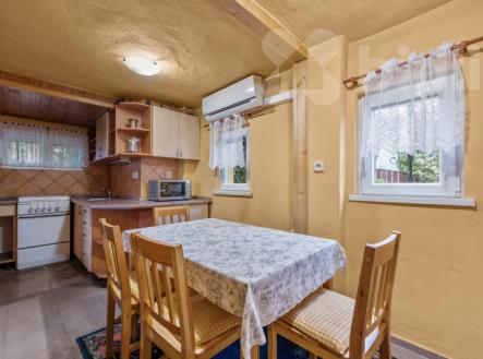 Prodej útulné rekreační chaty s parkovacím stáním a zahradním domkem, pozemek 471 m2 | Prodej - chata/rekreační objekt, 36 m²