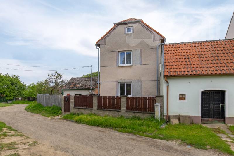 Rodinný dům před rekonstrukcí 4+1, ul. Višňová, Dolní Bojanovice