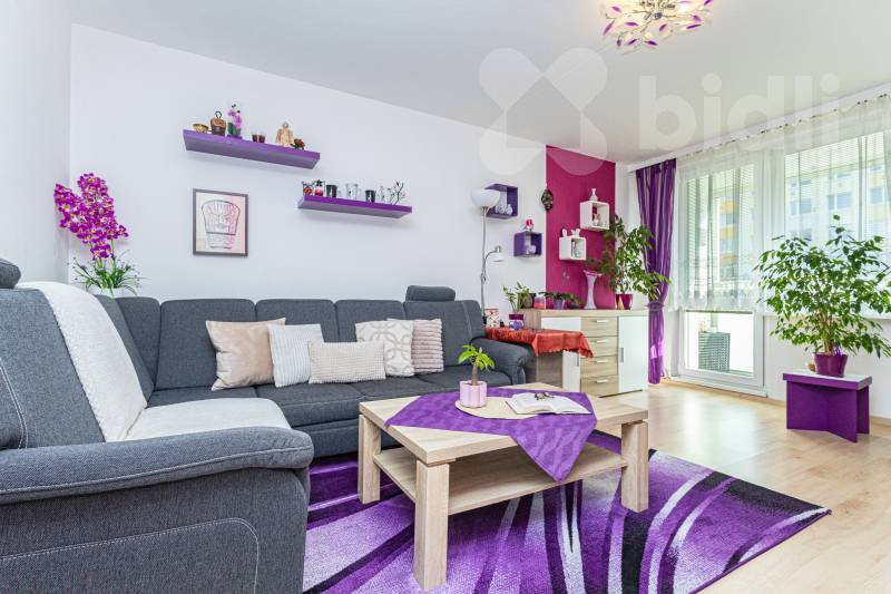 Prodej bytu 3+1 s lodžií, Praha - Stodůlky