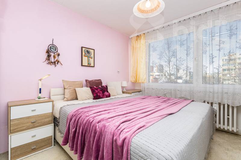 Prodej bytu 3+1 s lodžií, Praha - Stodůlky