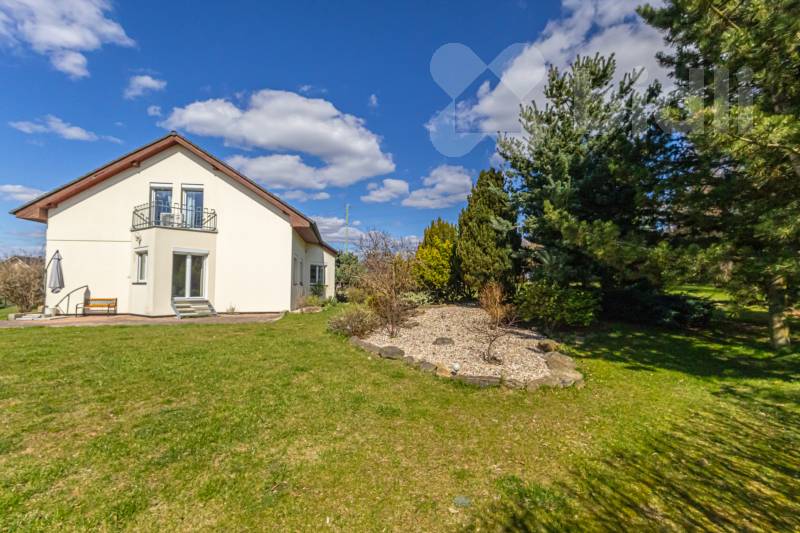 Prodej rodinného domu se zahradou, Svatý Kříž