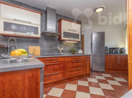 Prodej rodinného domu se zahradou, Svatý Kříž | Prodej - dům/vila, 205 m²