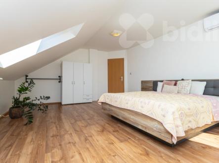 Prodej rodinného domu se zahradou, Svatý Kříž | Prodej - dům/vila, 205 m²