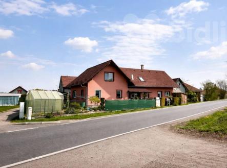 Prodej rodinného dumu v obci Třebeč u Borovan | Prodej - dům/vila, 180 m²