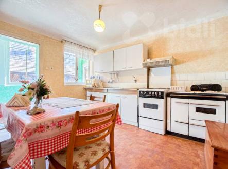 Prodej RD v Hovoranech | Prodej - dům/vila, 270 m²