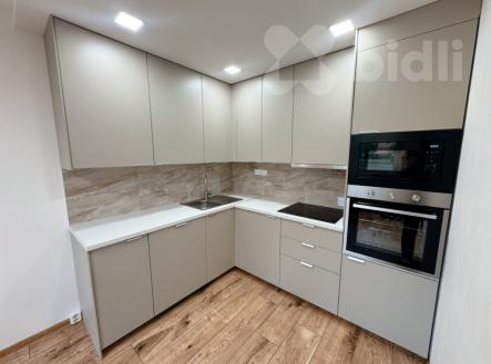 Moderní byt 3+1 po kompletní rekonstrukci o velikost 70 m2, Neratovice | Pronájem bytu, 3+1, 75 m²