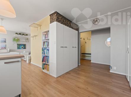 Prodej bytu 90,9 m2 s terasou 36,2 m2 a parkovacím stáním v Nehvizdech | Prodej bytu, 3+1, 91 m²
