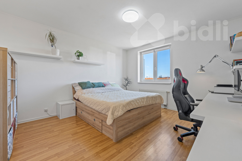 Prodej bytu 90,9 m2 s terasou 36,2 m2 a parkovacím stáním v Nehvizdech