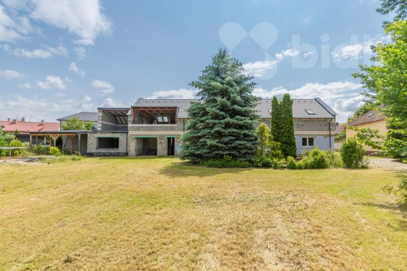 Dvougenerační RD 8+2, pozemek 2504m2, Velký Osek