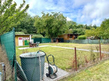 Prodej zahrady 298 m2 s chatkou - Pardubice, Nové Jesenčany | Prodej - pozemek, zahrada, 298 m²