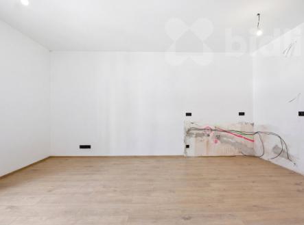 Prostorný byt 3+kk po rekonstrukci s vlastním parkováním | Prodej bytu, 3+kk, 84 m²