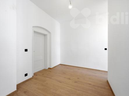 Prostorný byt 3+kk po rekonstrukci s vlastním parkováním | Prodej bytu, 3+kk, 84 m²