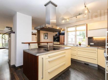 Prodej rodinného domu 5+KK 282 m2 ,pozemek 1607 m2,Srubec u Českých Budějovic | Prodej - dům/vila, 282 m²
