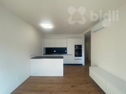 Pronájem bytu 2+kk s parkováním v centru Zlína | Pronájem bytu, 2+kk, 71 m²