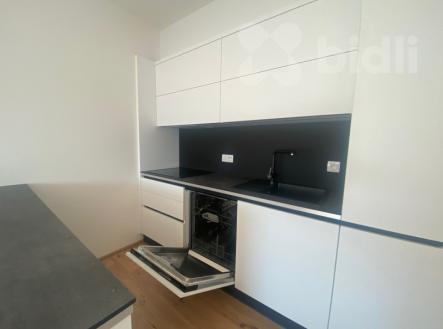 Pronájem bytu 2+kk s parkováním v centru Zlína | Pronájem bytu, 2+kk, 71 m²