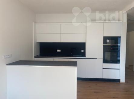 Pronájem bytu 2+kk s parkováním v centru Zlína | Pronájem bytu, 2+kk, 71 m²