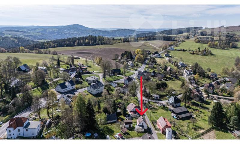 Dům se stavební parcelou - bydlení i investice v Dalešicích