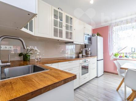 Dům se stavební parcelou - bydlení i investice v Dalešicích | Prodej - dům/vila, 100 m²
