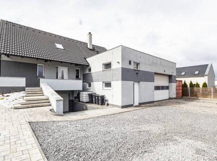 Prodej rodinného domu 4+kk + prostor pro podnikání, 320 m2, pozemek 981 m2, Stehelčeves, okr. Kladno | Prodej - dům/vila, 318 m²