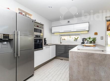 Prodej rodinného domu 4+kk + prostor pro podnikání, 320 m2, pozemek 981 m2, Stehelčeves, okr. Kladno | Prodej - dům/vila, 318 m²