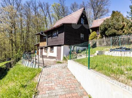 Chata u lesa s rybníčkem a garážovým stáním - Podlesí, Horní Police | Prodej - chata/rekreační objekt, 50 m²
