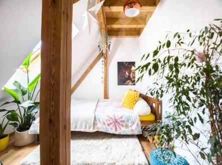 Podkrovní byt 4+kk, 66 m2 v Holýšově - klidná lokalita, blízko přírody | Prodej bytu, 4+kk, 66 m²