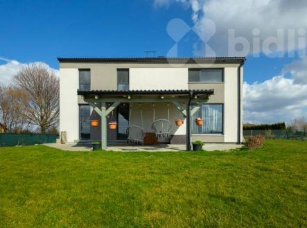 Prodej nadstandardní rodinné vily 5+kk - Úvaly, Radlická čtvrť | Prodej - dům/vila, 178 m²