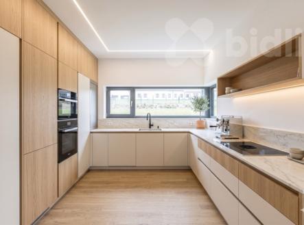 Luxusní RD 5+kk s pozemkem 936m2, Vlašim | Prodej - dům/vila, 203 m²