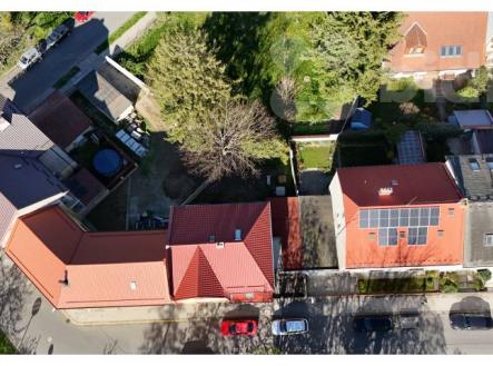DŮM SE 3 BYTOVÝMI JEDNOTKAMI - PŘEROV | Prodej - nájemní dům, 300 m²