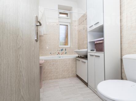 VÍCEGENERAČNÍ BYDLENÍ - DŮM SE 3 BYTOVÝMI JEDNOTKAMI, PŘEROV | Prodej - dům/vila, 300 m²