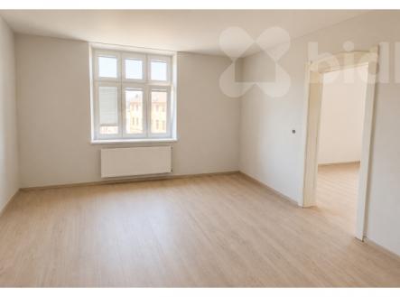 Prostorný byt 3+1 po kompletní rekonstrukci s balkonem a zahradou v blízkosti centra Přerova | Pronájem bytu, 3+kk, 95 m²