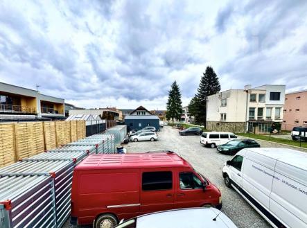 Pronájem pozemku 942m u Brna s halou. | Pronájem - obchodní prostor, 80 m²