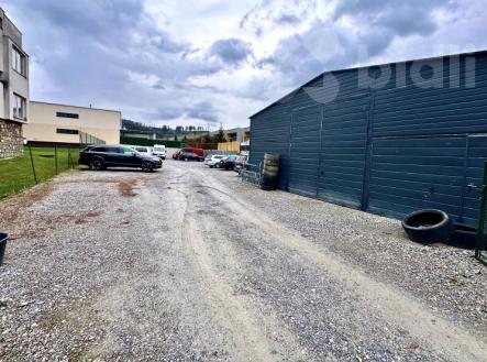 Pronájem pozemku 942m u Brna s halou. | Pronájem - obchodní prostor, 80 m²
