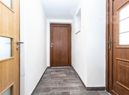 Soubor nemovitostí : RD 140 m2 + objekt 194 m2 | Prodej - komerční objekt, výroba, 235 m²
