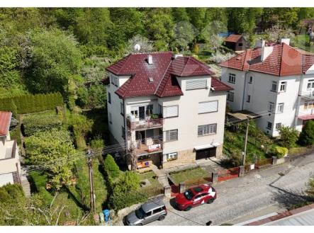 Polovina vily - byt 6+1,  půda, garáž, zahrada | Prodej bytu, 6+1, 189 m²