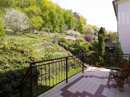 Polovina vily - byt 6+1,  půda, garáž, zahrada | Prodej bytu, 6+1, 189 m²