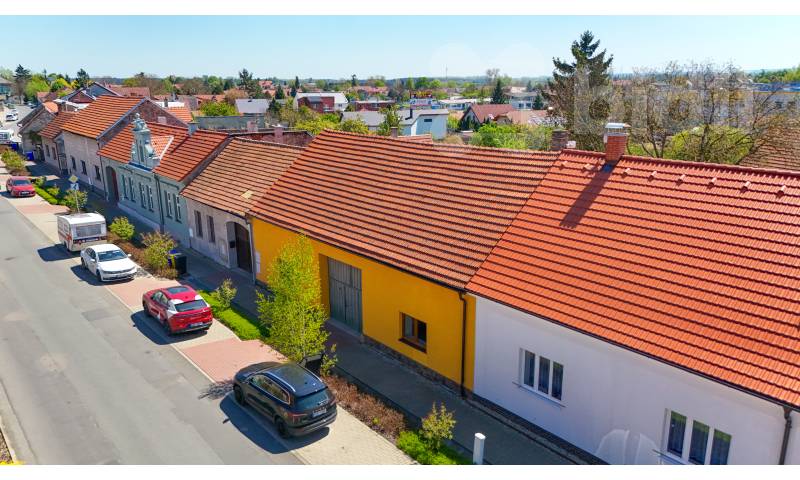 Rodinný dům v Sadské se stodolou, půdou k rozšíření a pozemkem s rodinným potenciálem další výstavby
