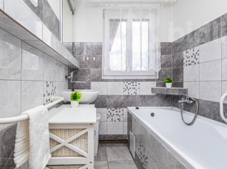 Stylová roubenka se zahradou a investičním potenciálem - Třtěnice u Jičína | Prodej - dům/vila, 110 m²