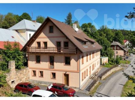 Prodej apartmánového domu 600 m2 , pozemek 714 m2-  České Žleby, Na Zlaté stezce, | Prodej - dům/vila, 600 m²