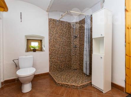 Prodej vesnického statku se dvěma domy 840 m2, pozemek 2253 m2,Byňov u Nových Hradů | Prodej - dům/vila, 840 m²