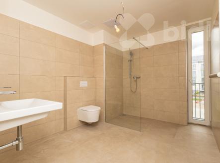 Prostorný byt 3+kk, 102 m2 s garáží a vybavením v Českém Brodě | Prodej bytu, 3+kk, 102 m²