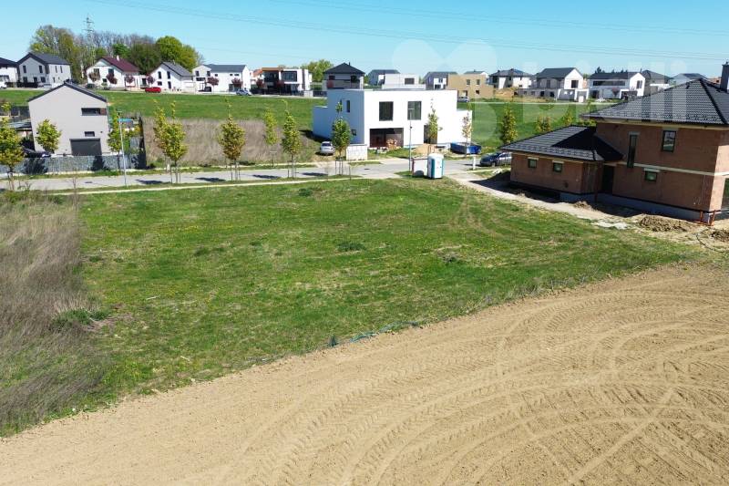 Prodej zasíťovaného stavebního pozemku, 842 m2, stavební povolení, Rochlova, Vysoký Újezd u Berouna