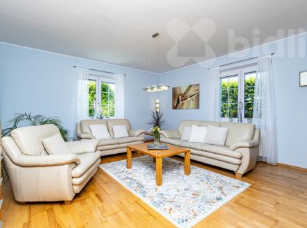 Moderní přízemní dům 3+1 bazén, fotovoltaika, dvojgaráž - Skrbeň | Prodej - dům/vila, 165 m²