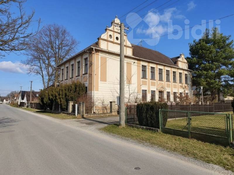 Prodej objektu bývalé školy 700 m2, pozemek 1 136 m2, Suchdol nad Lužnicí - Klikov
