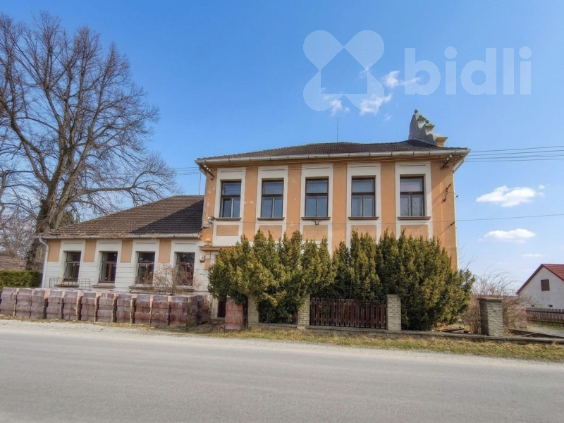 Prodej objektu bývalé školy 700 m2, pozemek 1 136 m2, Suchdol nad Lužnicí - Klikov