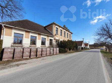 Prodej objektu bývalé školy 700 m2, pozemek 1 136 m2, Suchdol nad Lužnicí - Klikov | Prodej - dům/vila, 700 m²
