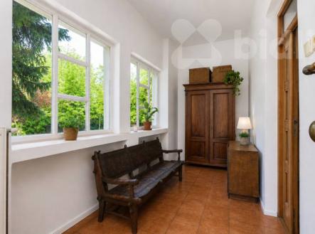 Třípodlažní objekt se zahradou pro podnikání i investici | Sadská | Prodej - jiné, 190 m²