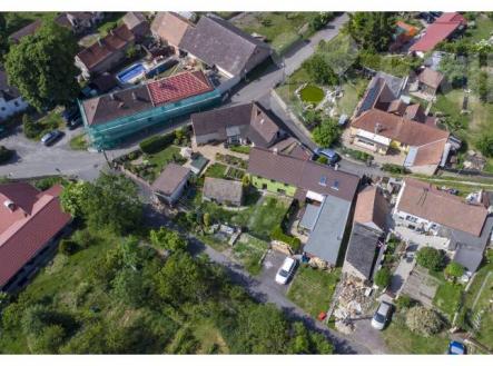 Donový záběr | Prodej - dům/vila, 95 m²