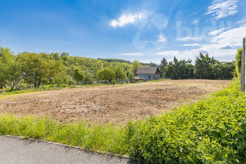 Stavební pozemek 1 446 m2, Psáry - klidné místo pro váš budoucí domov