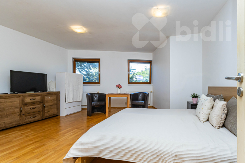 Světlý byt 1+1, 49 m2 + GS, Praha - Radlice